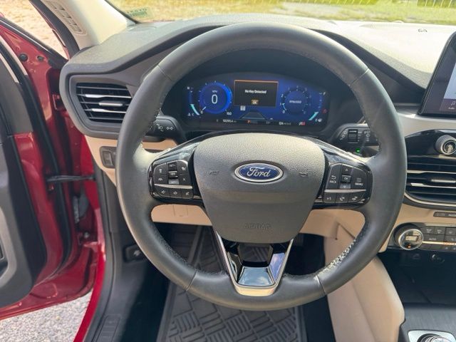 Used 2021 Red Ford SEL image 18