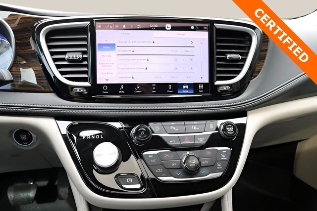 Used Car 2023 Chrysler Pacifica  Limited For Sale Under $35,000 In Austin, Texas