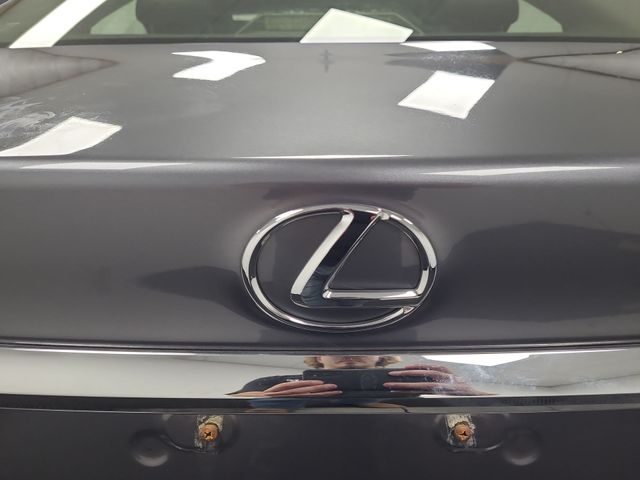 2013 – Lexus – ES