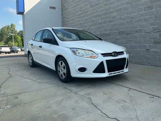 Oxford White 2013 Ford Focus Sedan Front-Wheel Drive 6-Speed Automatic