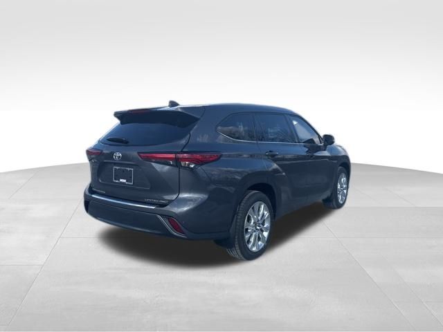 used 2023 Toyota Highlander car, priced at $39,529