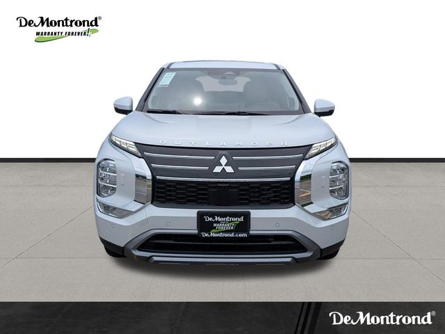 2025 Mitsubishi Outlander SE White at North Houston Mitsubishi