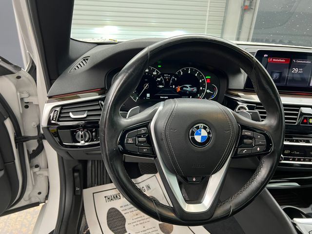 2019 Mineral White Metallic BMW 5 Series 530i xDrive AWD Sedan