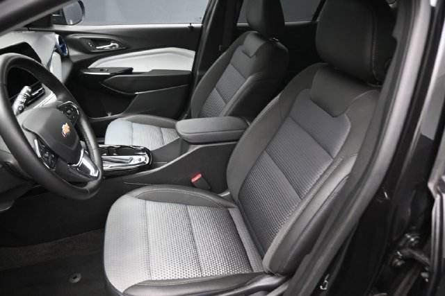 Used 2025 Chevrolet Trax SUV