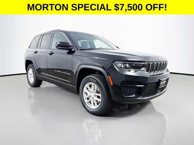 Diamond Black Crystal Pearlcoat 2026 Jeep Grand Cherokee SUV / Crossover Four-Wheel Drive 8-Speed Automatic