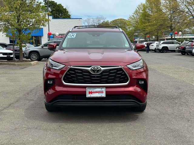 used 2023 Toyota Highlander car, priced at $43,268