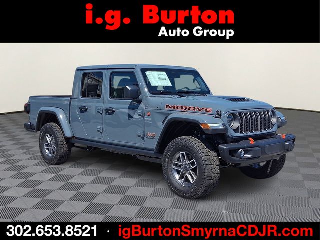 Anvil Clearcoat 2026 Jeep Gladiator Pickup Truck Four-Wheel Drive 8-Speed Automatic