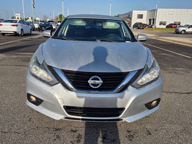 Used 2018 Silver Nissan 2.5 SL image 2