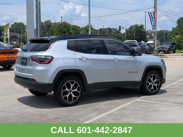 Silver Zynith Metallic Clearcoat 2025 Jeep Compass Limited 4WD SUV / Crossover Four-Wheel Drive 8-Speed Automatic