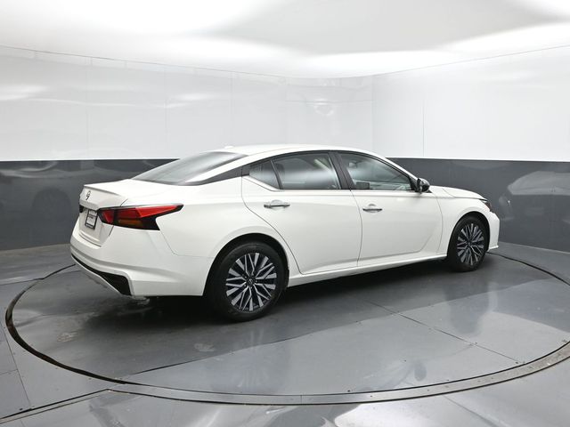 Used 2025 Nissan Altima Sedan