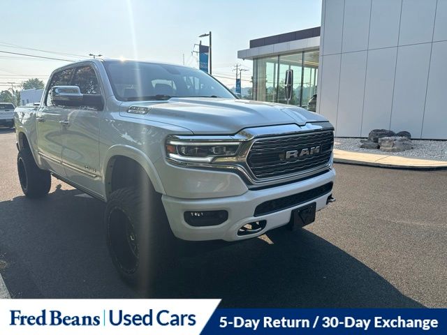 Ivory White Tri-Coat Pearlcoat 2019 RAM 1500 Pickup Truck Four-Wheel Drive 8-Speed Automatic