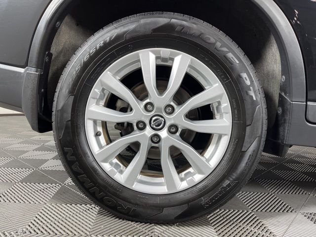 2019 Magnetic Black Pearl Nissan Rogue S FWD SUV
