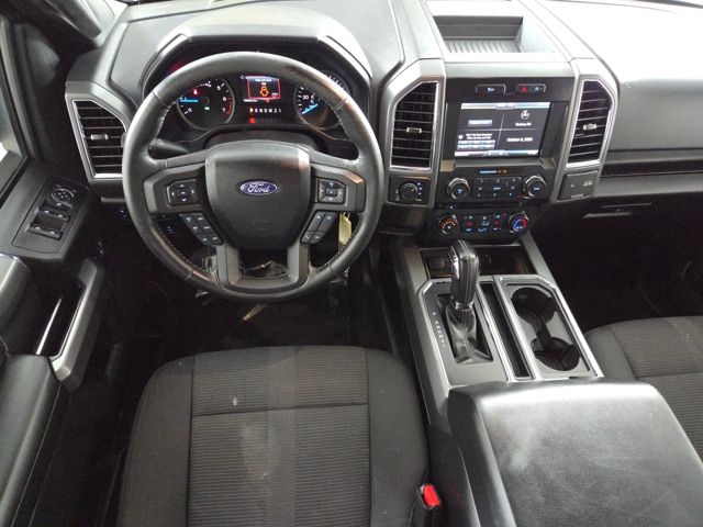 2015 Ford F-150 XLT photo 13