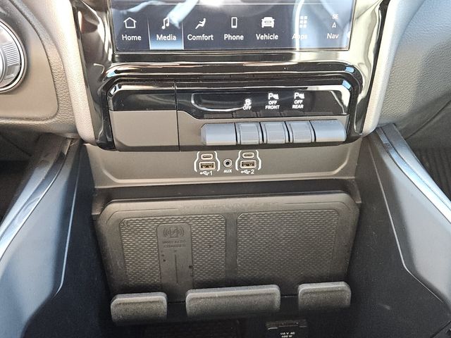 2025 Ram 1500 Laramie Crew Cab 4x4 5'7" Box