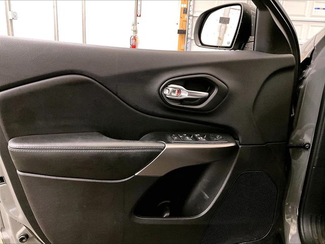 2020 Jeep Cherokee Latitude Plus Gray at Subaru and VW of Moon Township