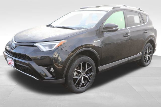 2017 Toyota RAV4 Hybrid SE 21