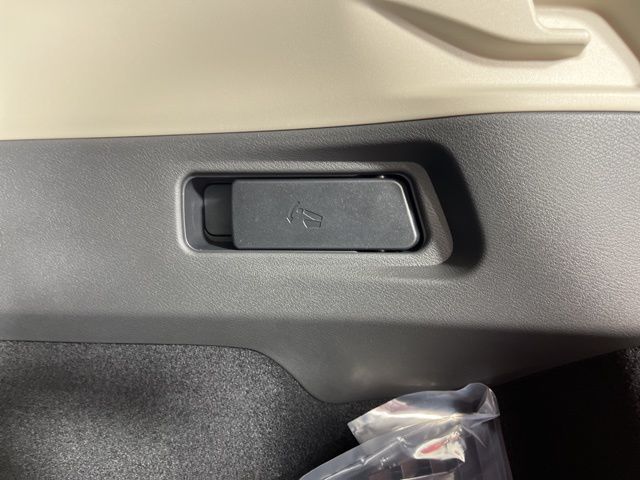 2025 Everest White Pearl Nissan Rogue Platinum FWD SUV