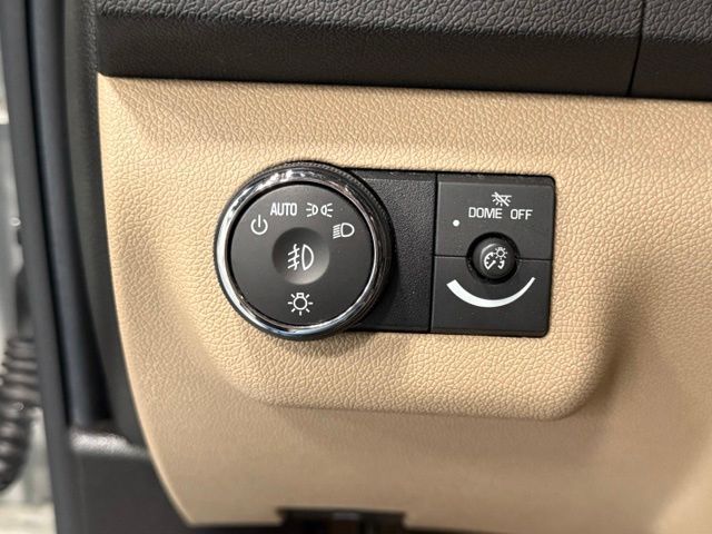 Used 2011 White GMC Denali image 11