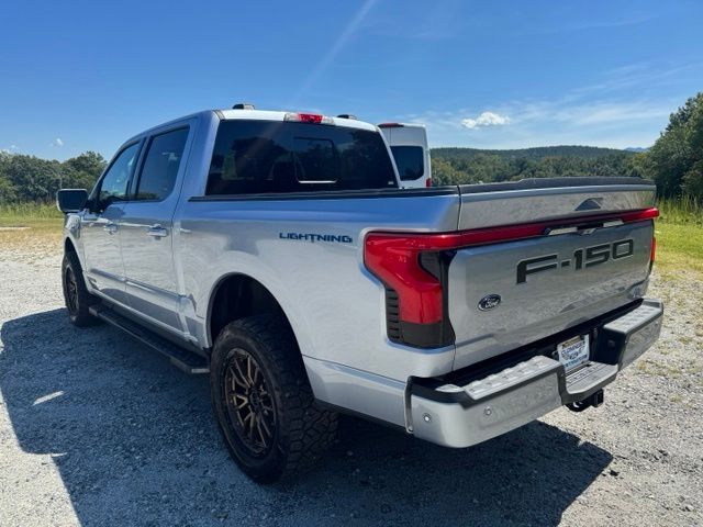 Used 2022 Blue Ford Lariat image 5