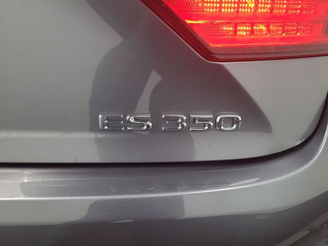 2013 – Lexus – ES