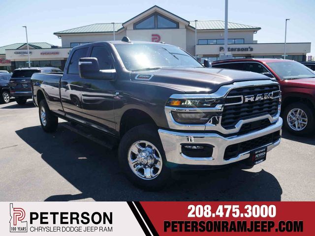 3500 Crew Cab Tradesman