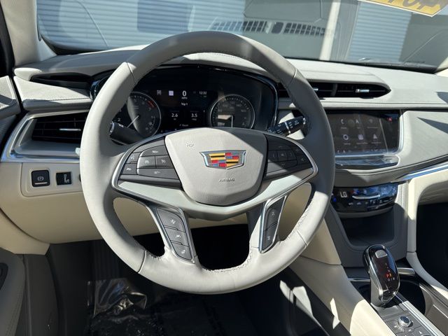 2025 Cadillac XT5 Premium Luxury 2