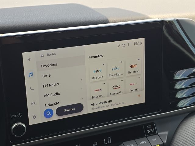 2025 Toyota Camry SE:B02318