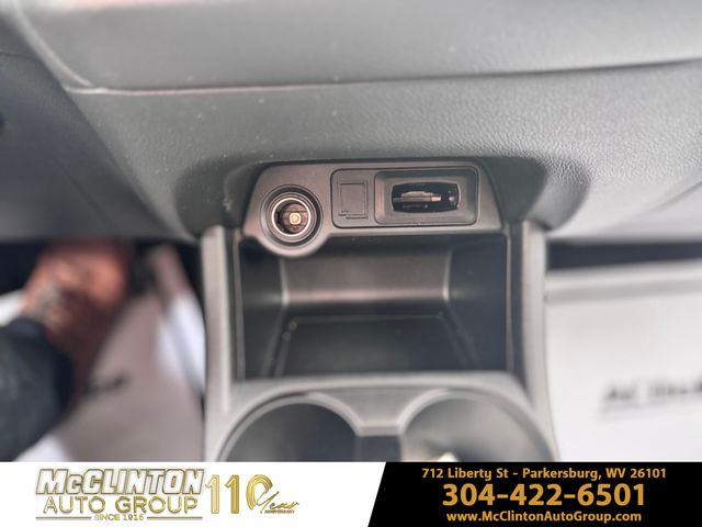 2016 Mercury Gray Metallic Mitsubishi Outlander SE 4X4 SUV