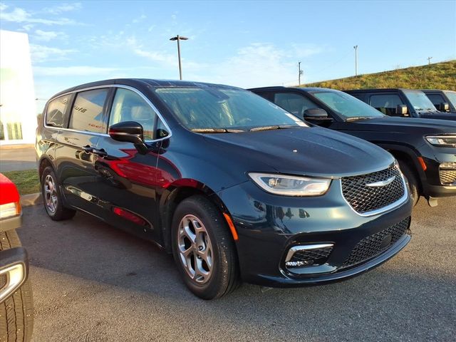  2024 Chrysler Pacifica Limited AWD   