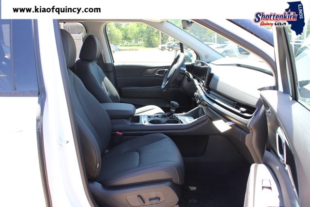 New 2026 Kia Carnival MPV Van