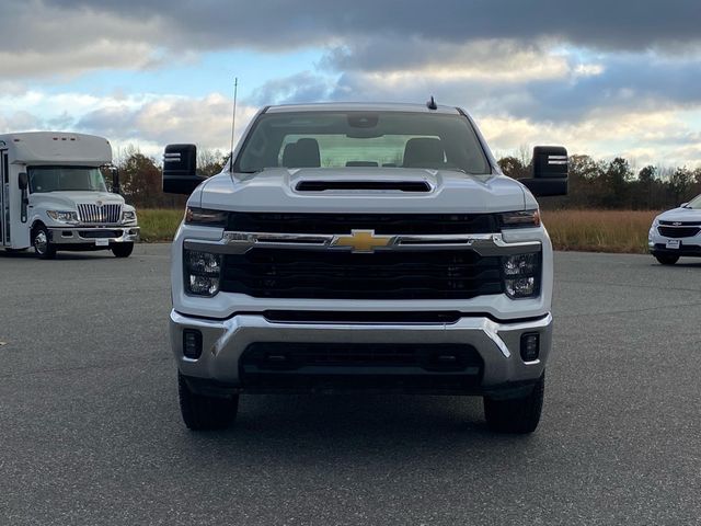 2024 Chevrolet Silverado 2500HD LT 8