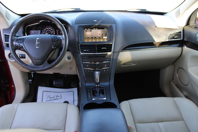 Used 2018 Red Lincoln Reserve image 26