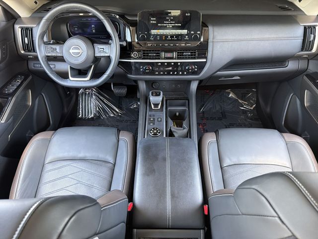 Used 2024 White Nissan Platinum image 18