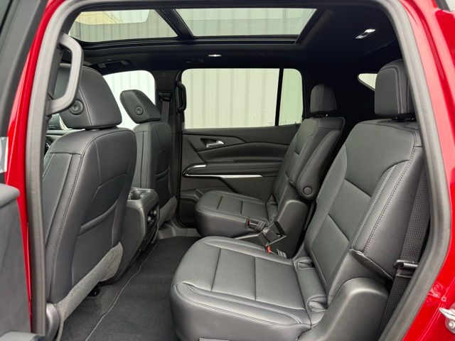 new 2026 Chevrolet Traverse car, priced at $48,015