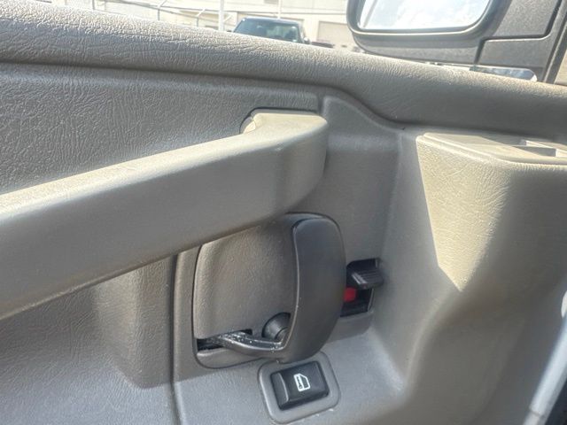 2016 Chevrolet Express 3500 LT - 5