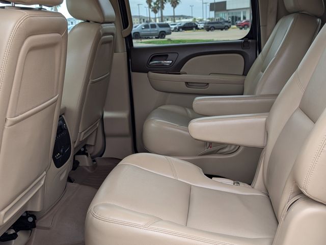 Used 2014 White Chevrolet LTZ image 24