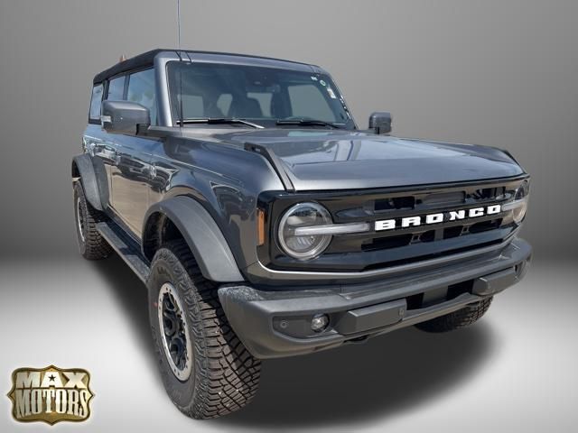 2024 Ford Bronco Outer Banks 2