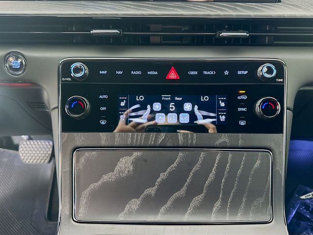 Thumbnail: 2026 Genesis GV80 - 14