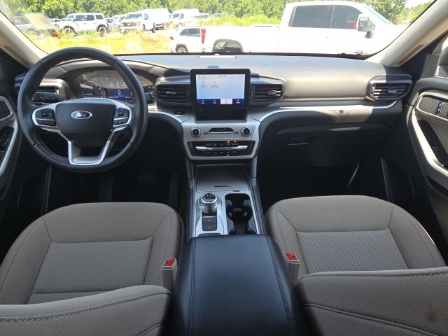 2024 Ford Explorer XLT:B02477