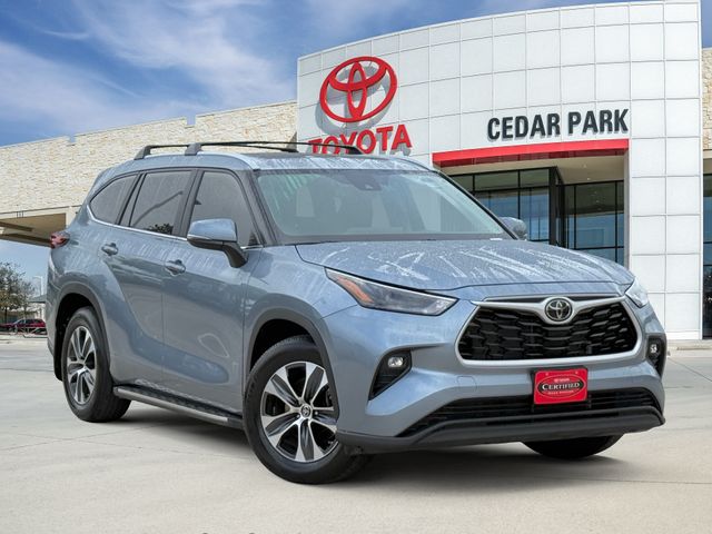 Moon Dust 2024 Toyota Highlander XLE FWD SUV / Crossover Front-Wheel Drive 8-Speed Automatic