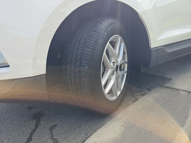 Used 2024 White Ford SEL image 29