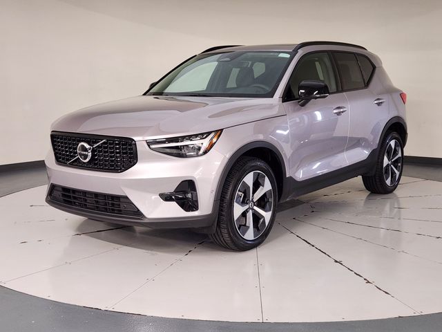 Aurora Silver 2026 Volvo XC40 SUV / Crossover All-Wheel Drive Automatic