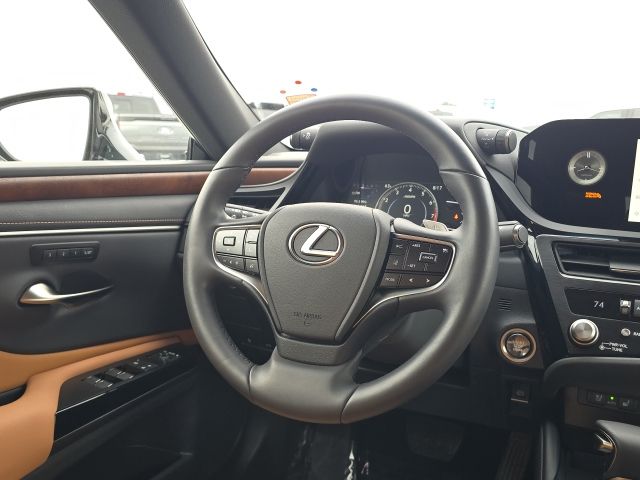 2025 Lexus ES 350:46335A1