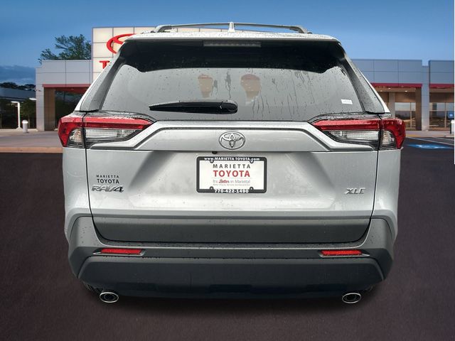 2024 Toyota RAV4 XLE 26