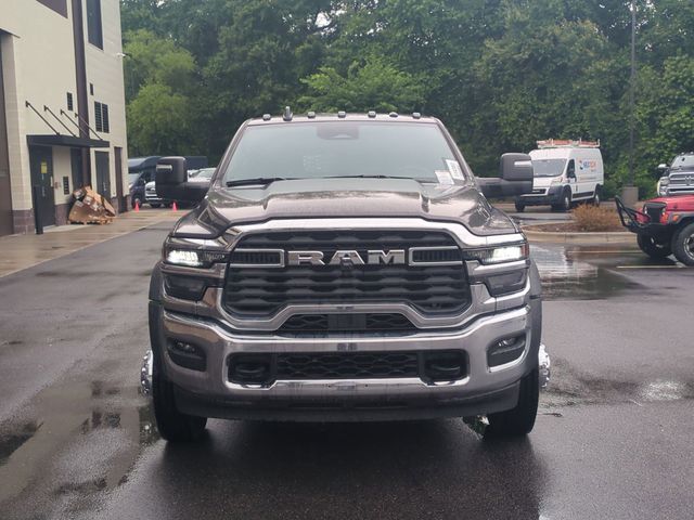 New 2026 Granite Crystal Metallic Clear-Coat Exterior Paint RAM Tradesman image 8