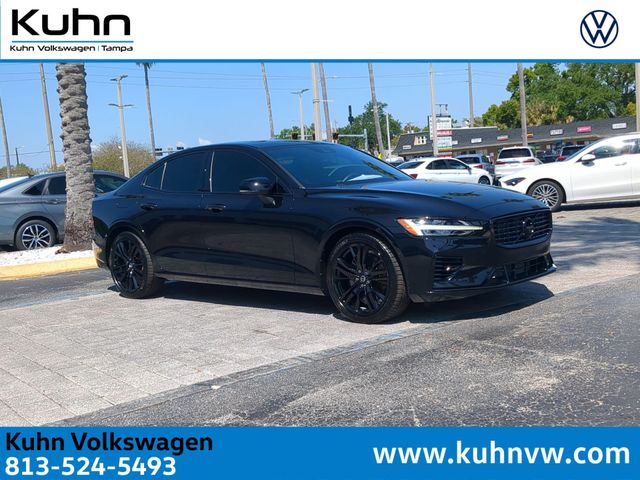 2022 Volvo S60 Hybrid Plug-in Recharge R-Design Black Edition eAWD