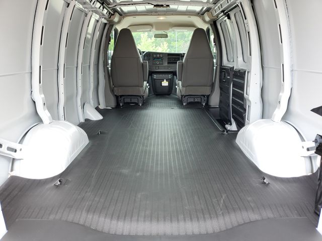 New 2026 Chevrolet Express 2500 - photo 2