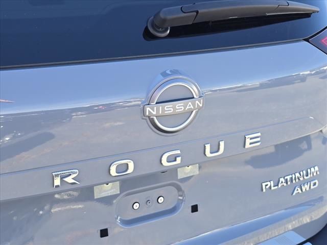 2023 Nissan Rogue Platinum 16