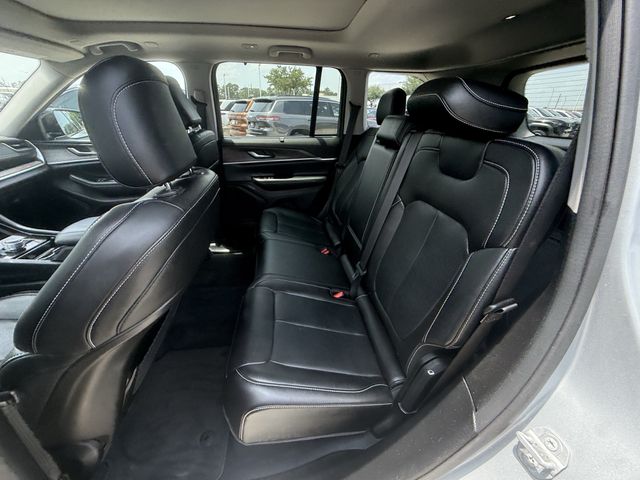 2023 Jeep Grand Cherokee Limited Silver at River Oaks CDJR