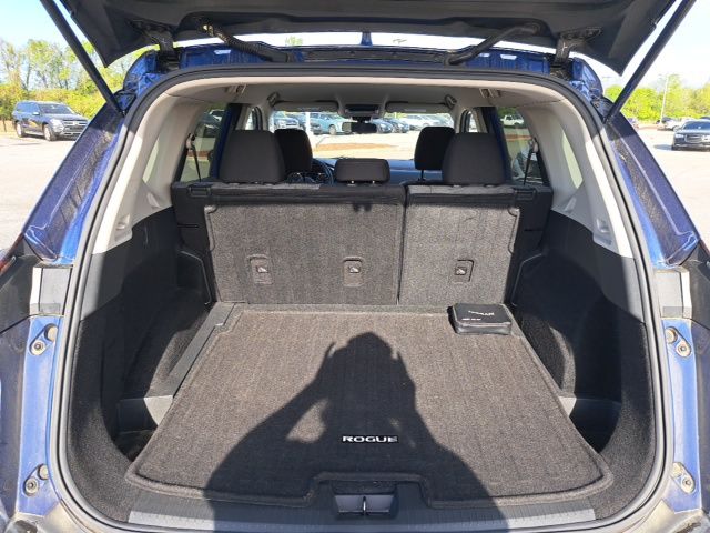 Used 2021 Blue Nissan SV image 12